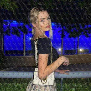 Фото Кейтлин